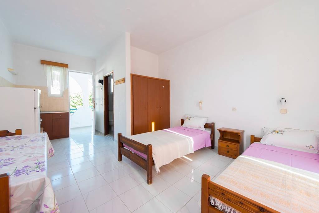 Merryland Studios & Apartments Kremastí Zimmer foto